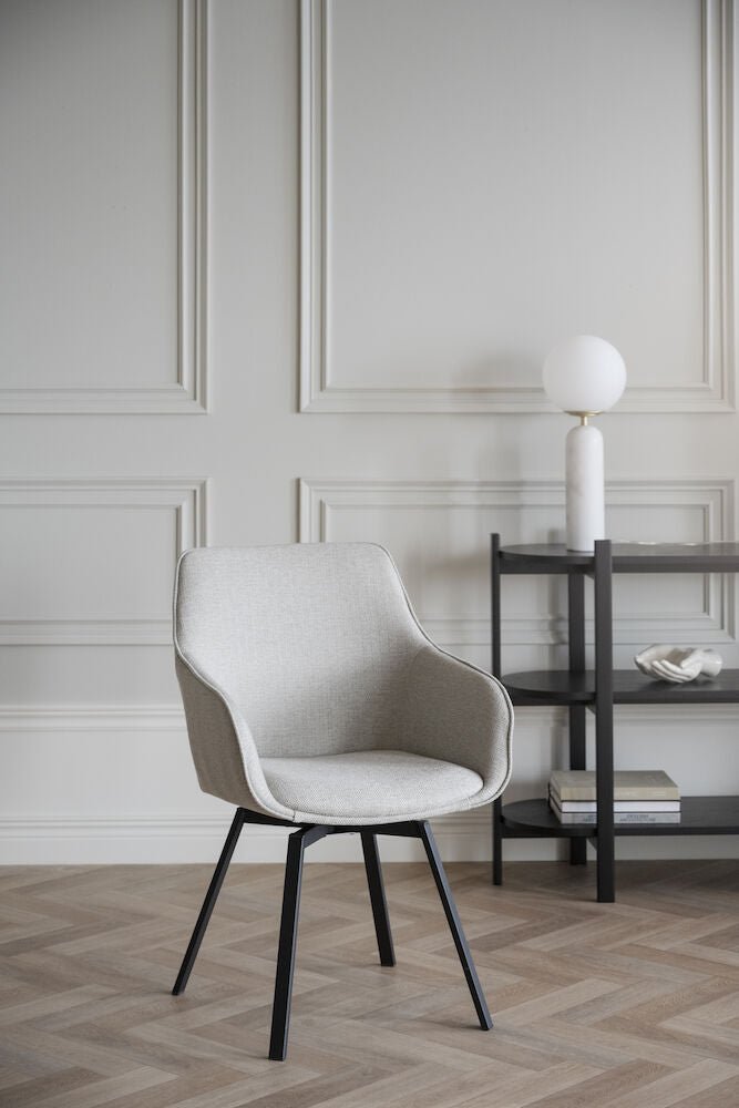 Alison Karmstol Beige/Svart | Rowico Home | 7340126585856 | 118083 | Maessing Interiör