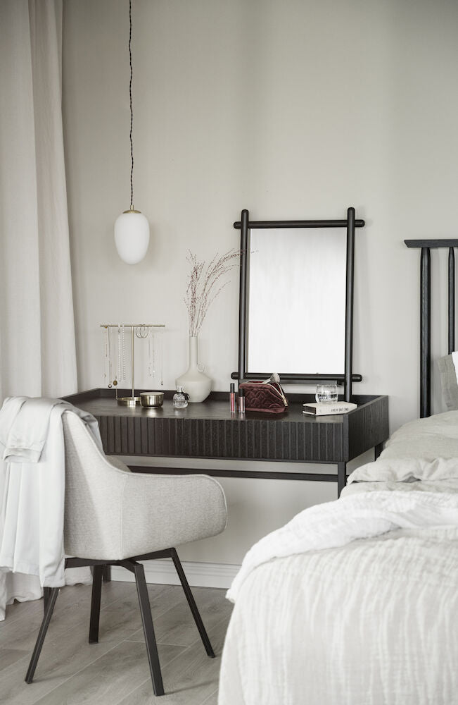 Alison Karmstol Beige/Svart | Rowico Home | 7340126585856 | 118083 | Maessing Interiör