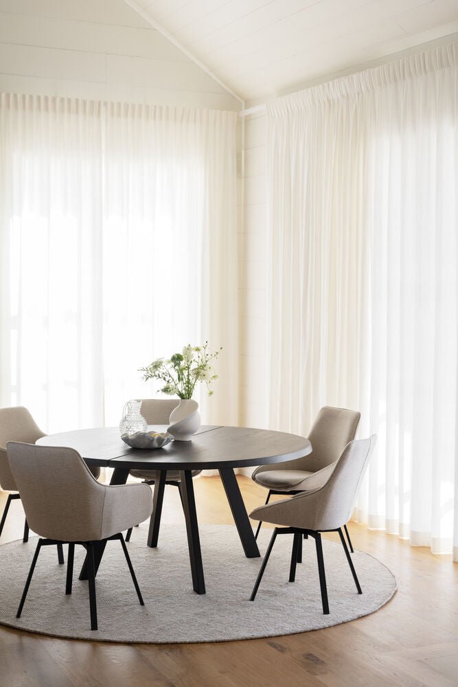 Alison Karmstol Ljusbeige/Svart | Rowico Home | 7340126585634 | 117879 | Maessing Interiör