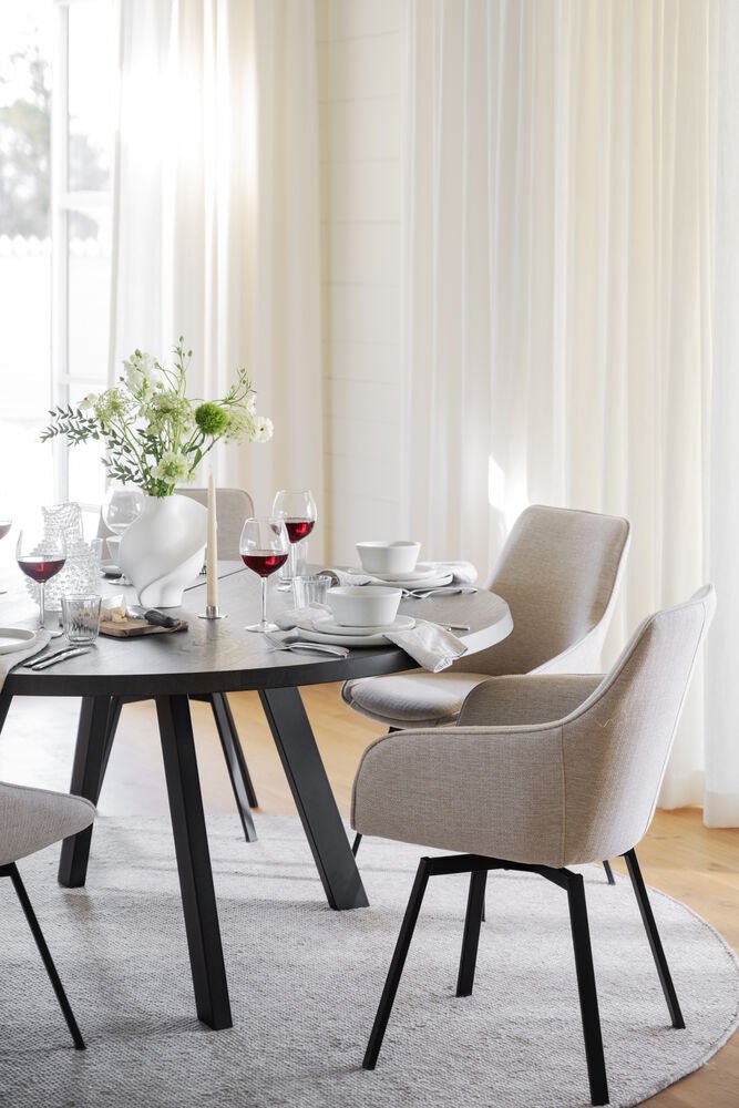 Alison Karmstol Ljusbeige/Svart | Rowico Home | 7340126585634 | 117879 | Maessing Interiör