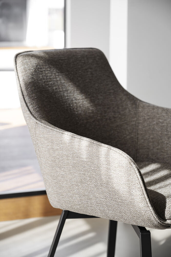 Alison Karmstol Mörkbeige/Svart | Rowico Home | 7340126585641 | 117883 | Maessing Interiör