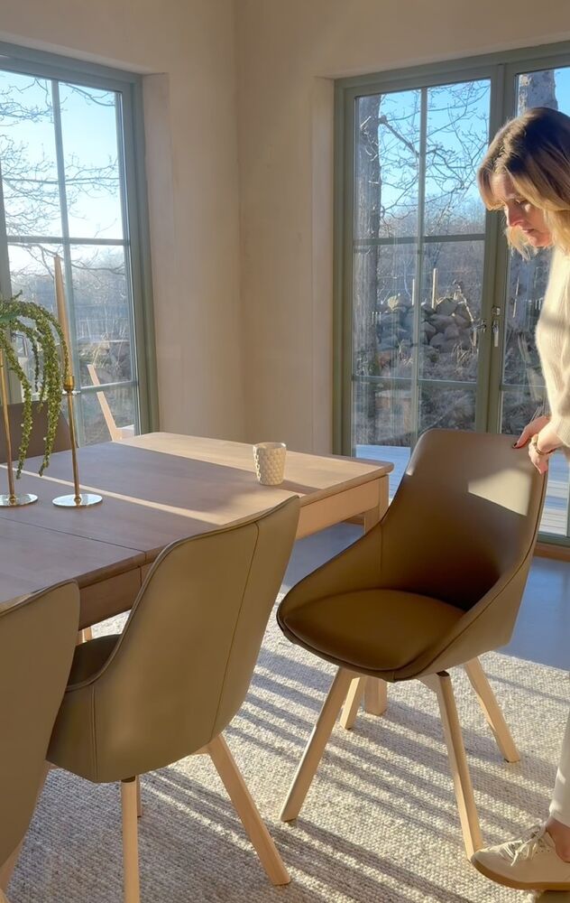 Alison Stol Beige Läder/Vitpigmenterad Ek | Rowico Home | 7340126585504 | 118135 | Maessing Interiör