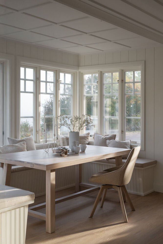 Alison Stol Ljusbeige/Vitpigmenterad Ek | Rowico Home | 7340126571637 | 117861 | Maessing Interiör