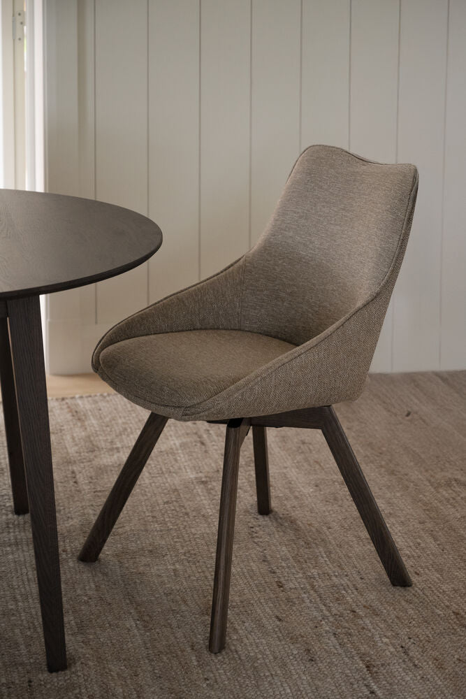 Alison Stol Mörkbeige/Brun Ek | Rowico Home | 7340126571675 | 117866 | Maessing Interiör
