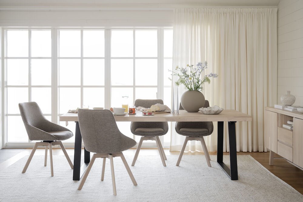 Alison Stol Mörkbeige/Vitpigmenterad Ek | Rowico Home | 7340126571668 | 117865 | Maessing Interiör