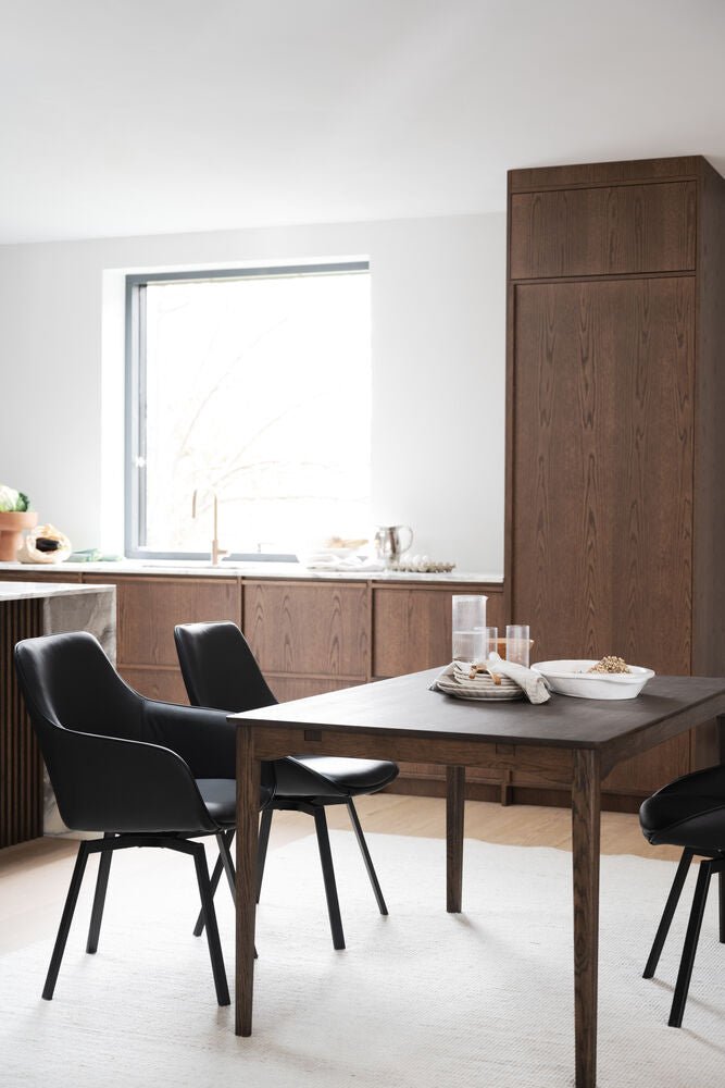 Alison Stol Svart Läder/Svart | Rowico Home | 7340126585481 | 118133 | Maessing Interiör