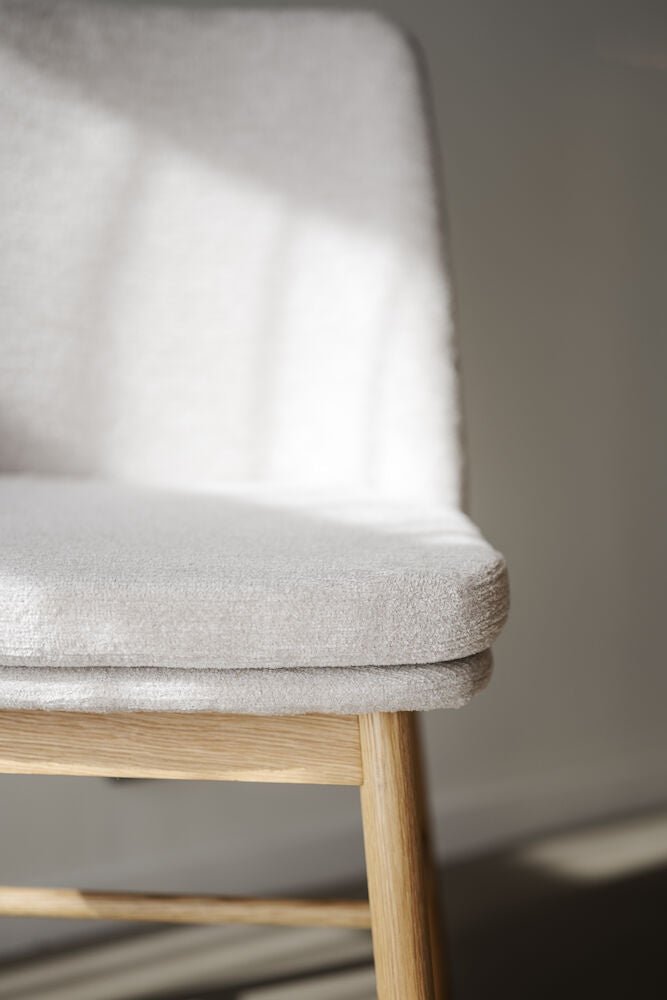 Amesbury Stol Ljusbeige/Ek | Rowico Home | 7340126558171 | 120992 | Maessing Interiör