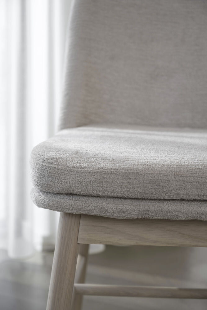 Amesbury Stol Ljusbeige/Vitpigmenterad Ek | Rowico Home | 7340126558195 | 120994 | Maessing Interiör