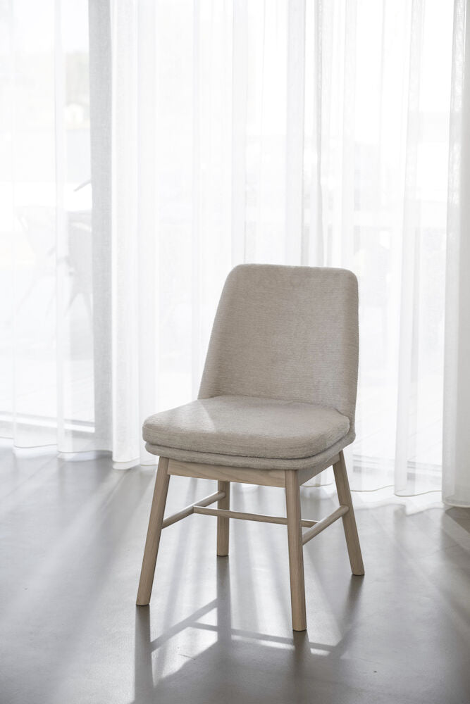 Amesbury Stol Ljusbeige/Vitpigmenterad Ek | Rowico Home | 7340126558195 | 120994 | Maessing Interiör