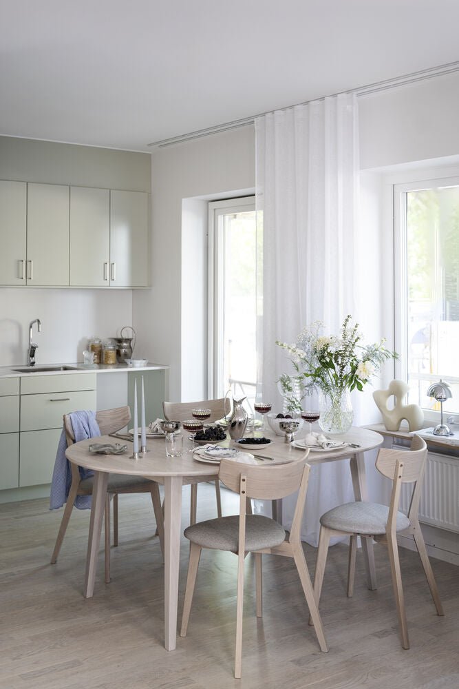Ami Stol Grå - Beige/Vitpigmenterad Ek | Rowico Home | 7340126558867 | 113019 | Maessing Interiör
