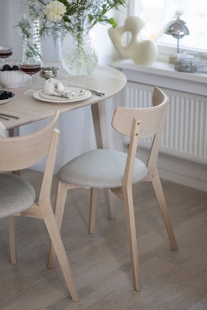 Ami Stol Grå - Beige/Vitpigmenterad Ek | Rowico Home | 7340126558867 | 113019 | Maessing Interiör
