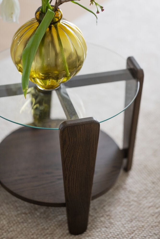 Arran Soffbord Brun Ek/Glas Ø52 | Rowico Home | 7340126580011 | 121275 | Maessing Interiör