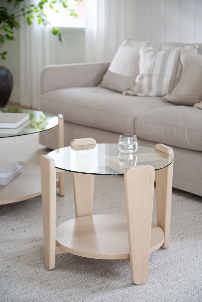 Arran Soffbord Vitpigmenterad Ek/Glas Ø52 | Rowico Home | 7340126579992 | 121273 | Maessing Interiör