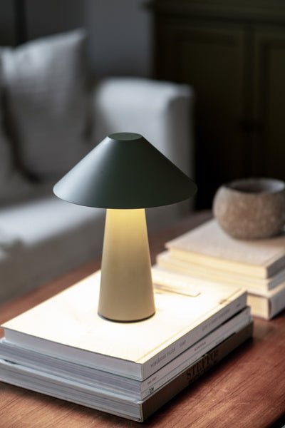 Cannes Portabel Bordslampa Grön | Globen Lighting | 7319434935035 | 493503 | Maessing Interiör