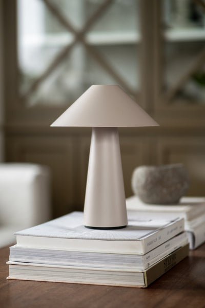 Cannes Portabel Bordslampa Mud | Globen Lighting | 7319434935103 | 493510 | Maessing Interiör