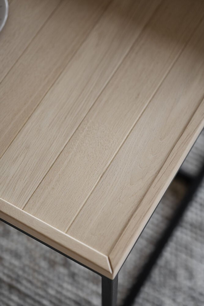 Deerfield Soffbord Vitpigmenterad Ek/Svart 70 | Rowico Home | 7340126556955 | 121034 | Maessing Interiör