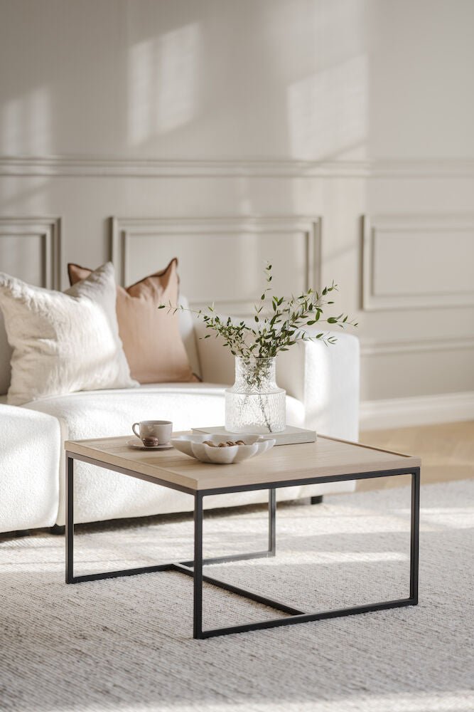 Deerfield Soffbord Vitpigmenterad Ek/Svart 70 | Rowico Home | 7340126556955 | 121034 | Maessing Interiör