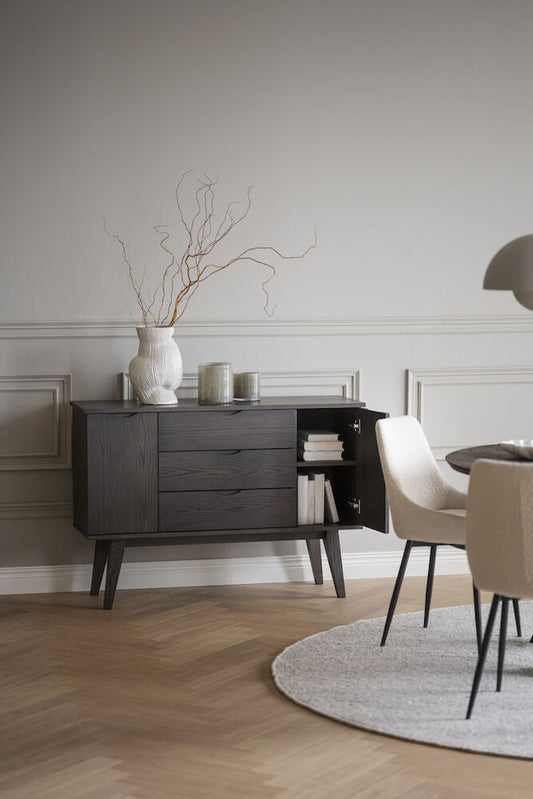 Filippa Sideboard Mörkbrun Ek 122 | Rowico Home | 7340126559789 | 117941 | Maessing Interiör