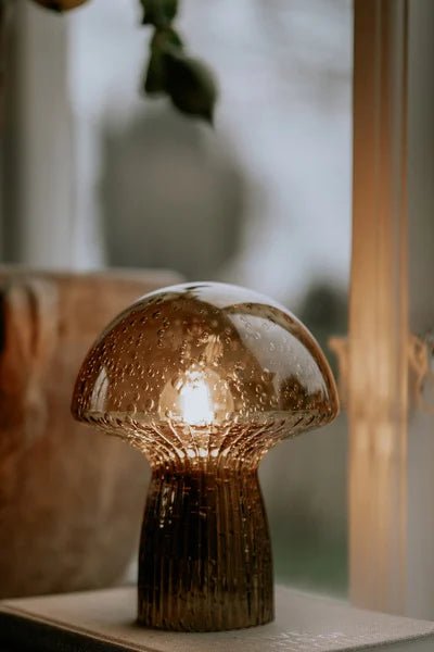 Fungo 16 Bordslampa Brun | Globen Lighting | 7319436112069 | 611206 | Maessing Interiör