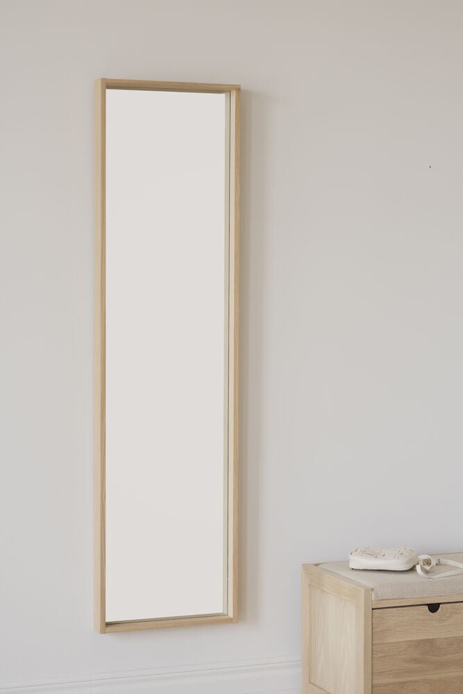 Hillmond Spegel Vitpigmenterad Ek 150 | Rowico Home | 7340126557174 | 121057 | Maessing Interiör