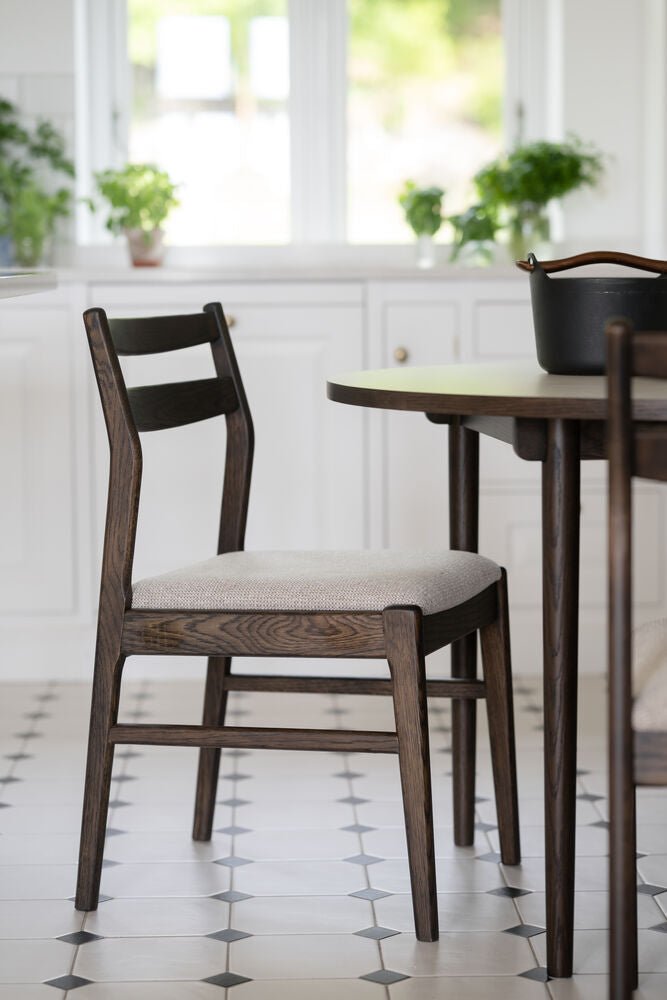Kerwin Stol Ljusbeige/Brun Ek | Rowico Home | 7340233302018 | 123508 | Maessing Interiör