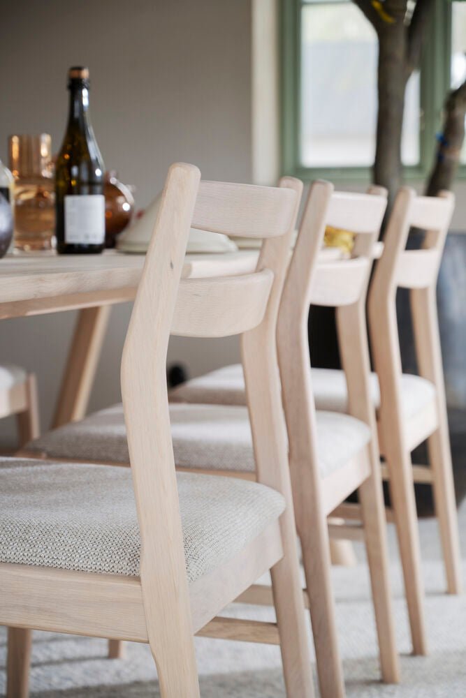 Kerwin Stol Ljusbeige/Vitpigmenterad Ek | Rowico Home | 7340233302001 | 123506 | Maessing Interiör