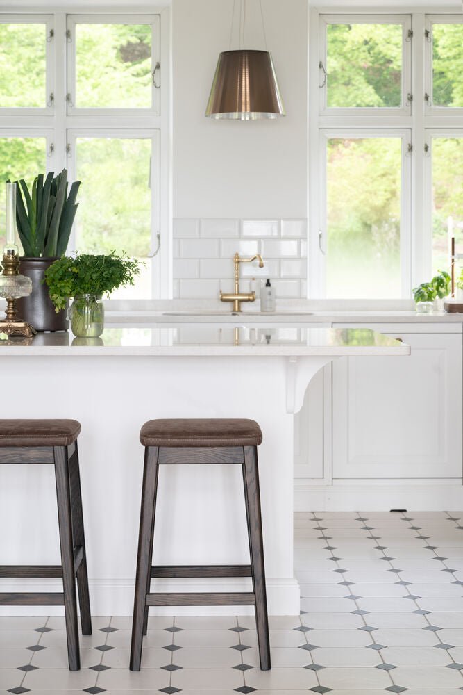 Livermore Pall Brun Ek/Mörkbrun Läder | Rowico Home | 7340126595275 | 149020 | Maessing Interiör