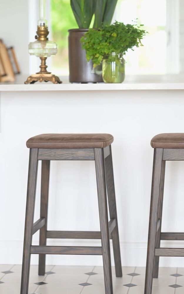 Livermore Pall Brun Ek/Mörkbrun Läder | Rowico Home | 7340126595275 | 149020 | Maessing Interiör