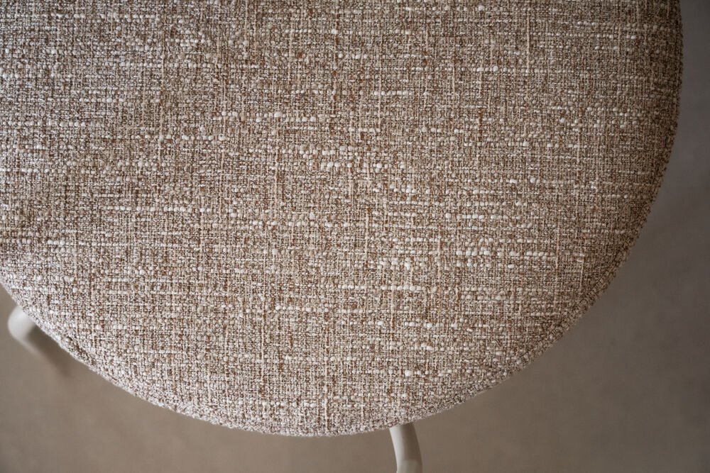 Merrick Karmstol Mörkbeige/Vitpigmenterad Ek/Beige | Rowico Home | 7340233306047 | 128310 | Maessing Interiör