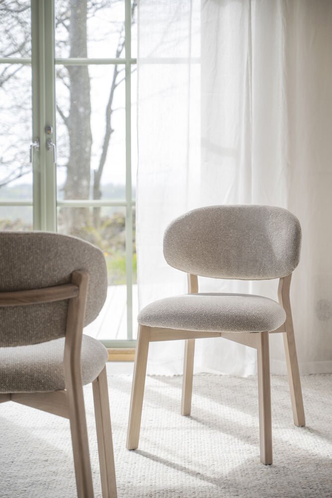 Patterson Stol Beige/Vitpigmenterad Ek | Rowico Home | 7340233305736 | 120176 | Maessing Interiör