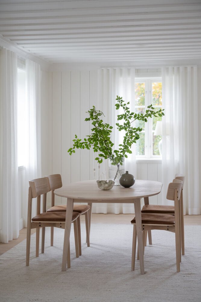 Wolcott Stol Brun/Vitpigmenterad Ek | Rowico Home | 7340126556450 | 120941 | Maessing Interiör