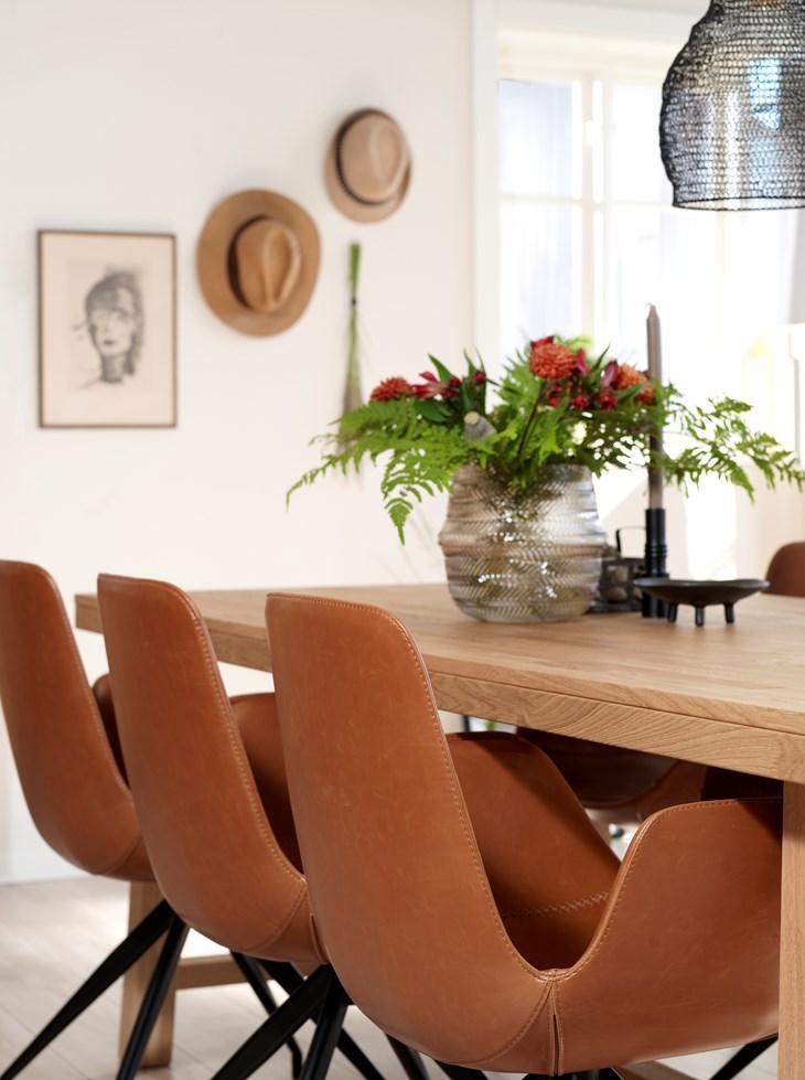 Brooklyn Matbord Ek 220 | Rowico Home | 7340126527887 | 108590 | Maessing Interiör