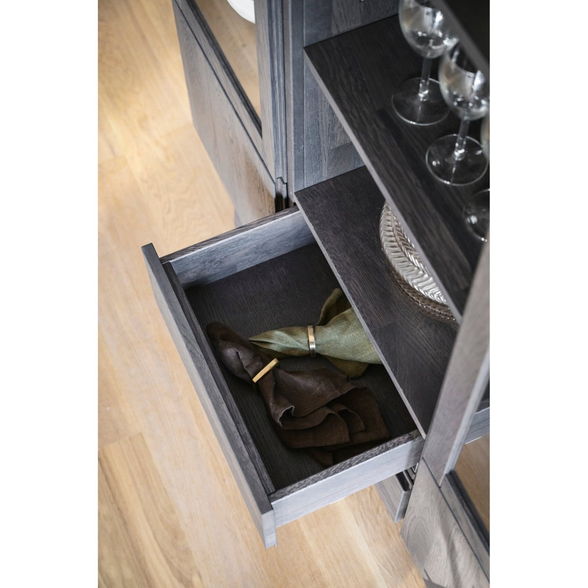 Brooklyn Skåp Mörkbrun | Rowico Home | 7340126518700 | 108545 | Maessing Interiör