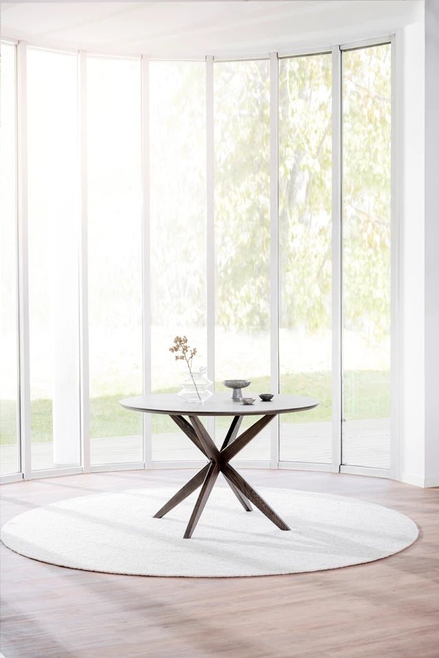 Calverton Matbord Brun Ek 120 Ø | Rowico Home | 7340126554357 | 120652 | Maessing Interiör