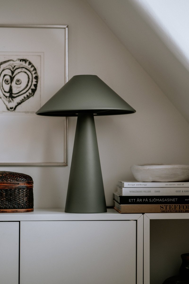 Cannes Bordslampa Grön | Globen Lighting | 7319434234039 | 423403 | Maessing Interiör