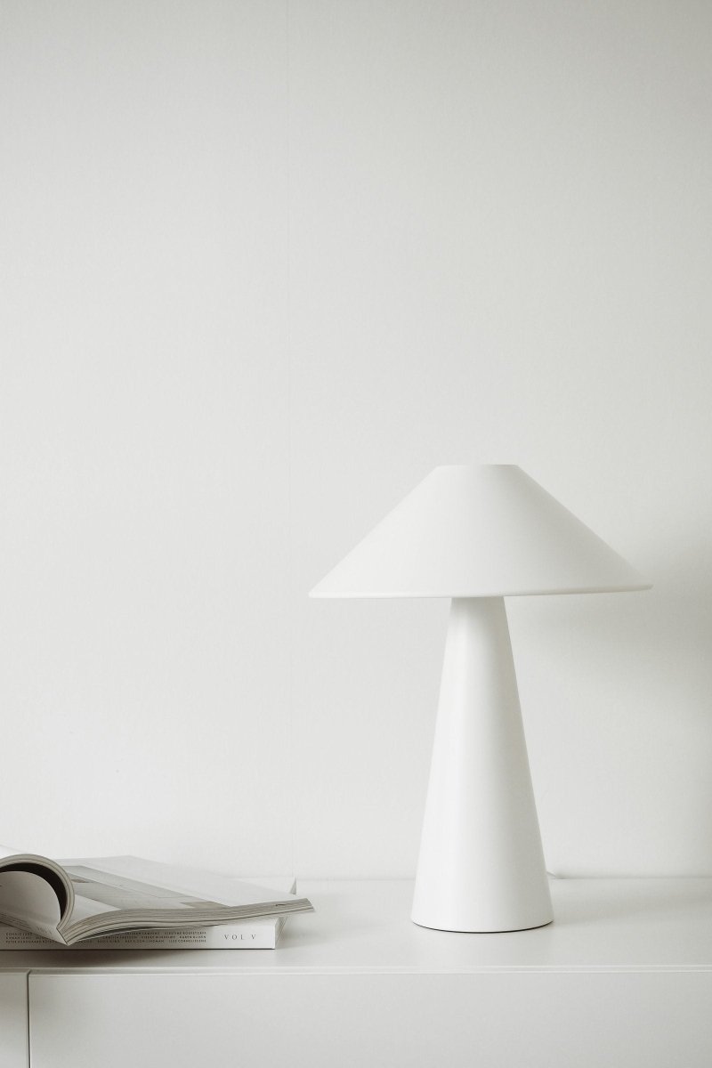 Cannes Bordslampa Vit | Globen Lighting | 7319434234084 | 423408 | Maessing Interiör
