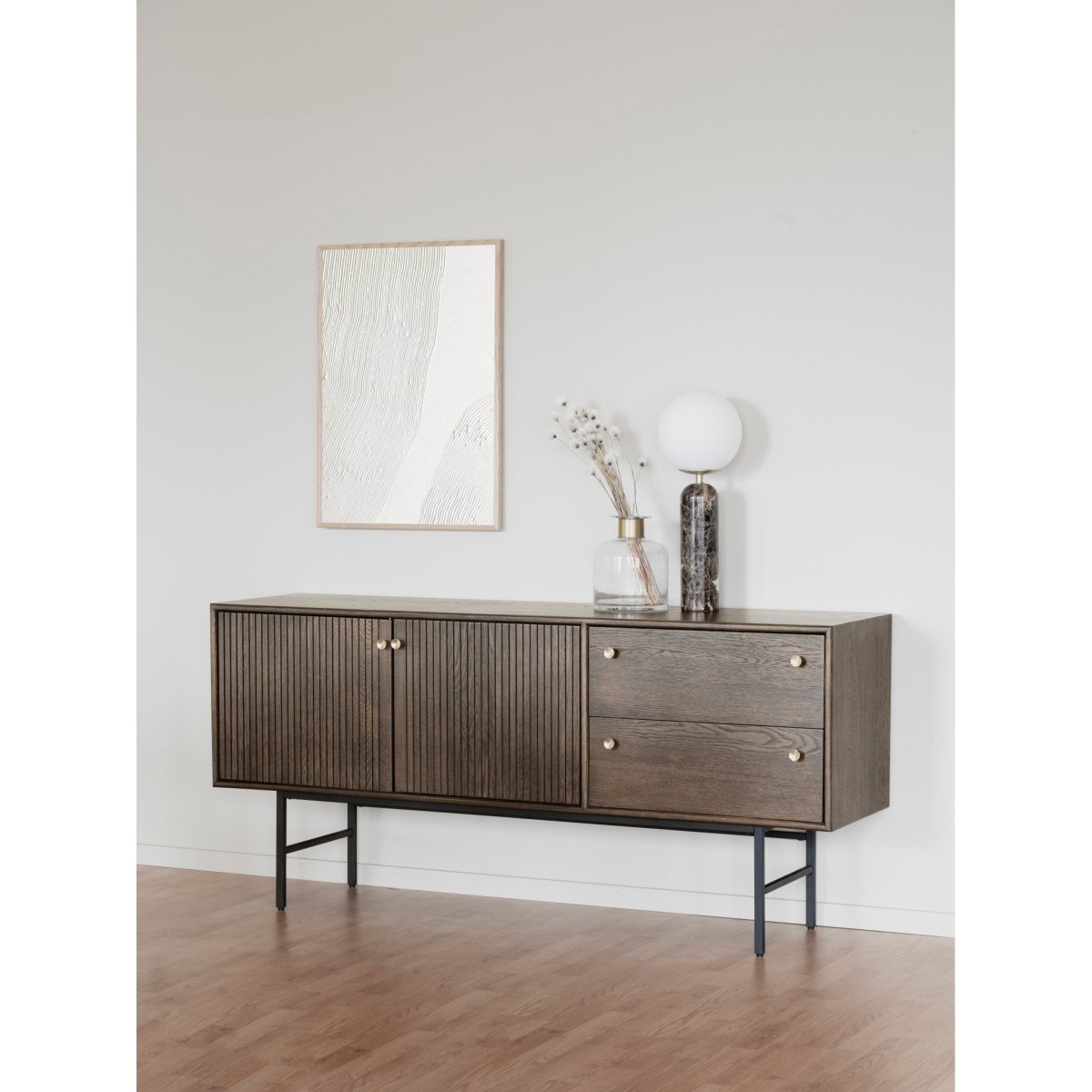 Clearbrook Sideboard Brun Ek | Rowico Home | 7340126545034 | 119782 | Maessing Interiör