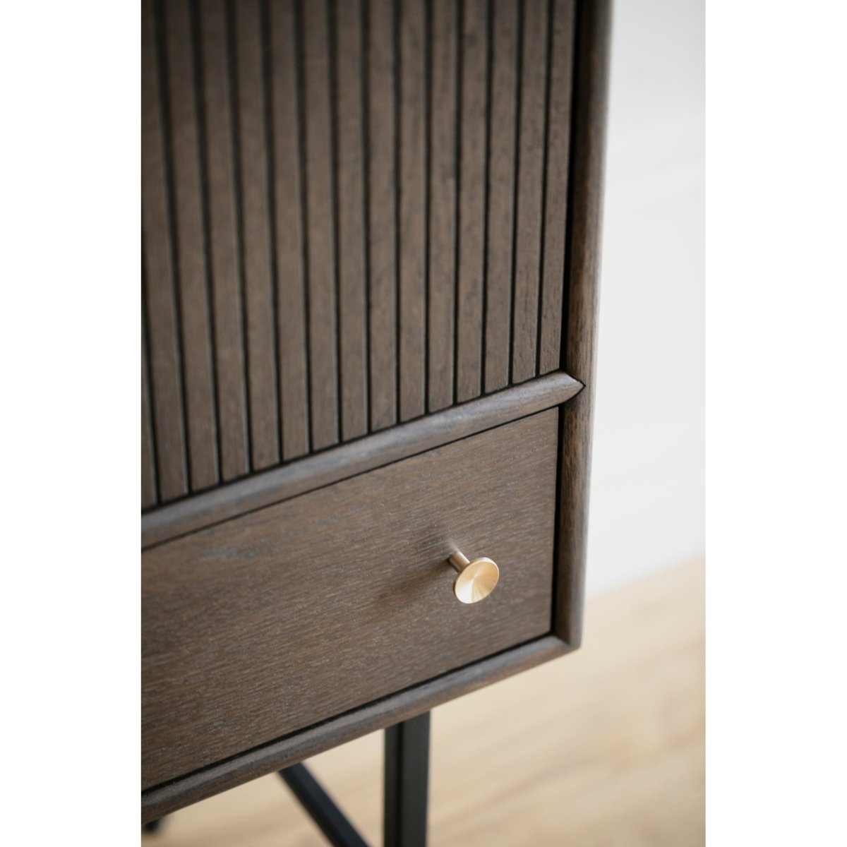 Clearbrook Skåp Brun Ek | Rowico Home | 7340126545041 | 119783 | Maessing Interiör
