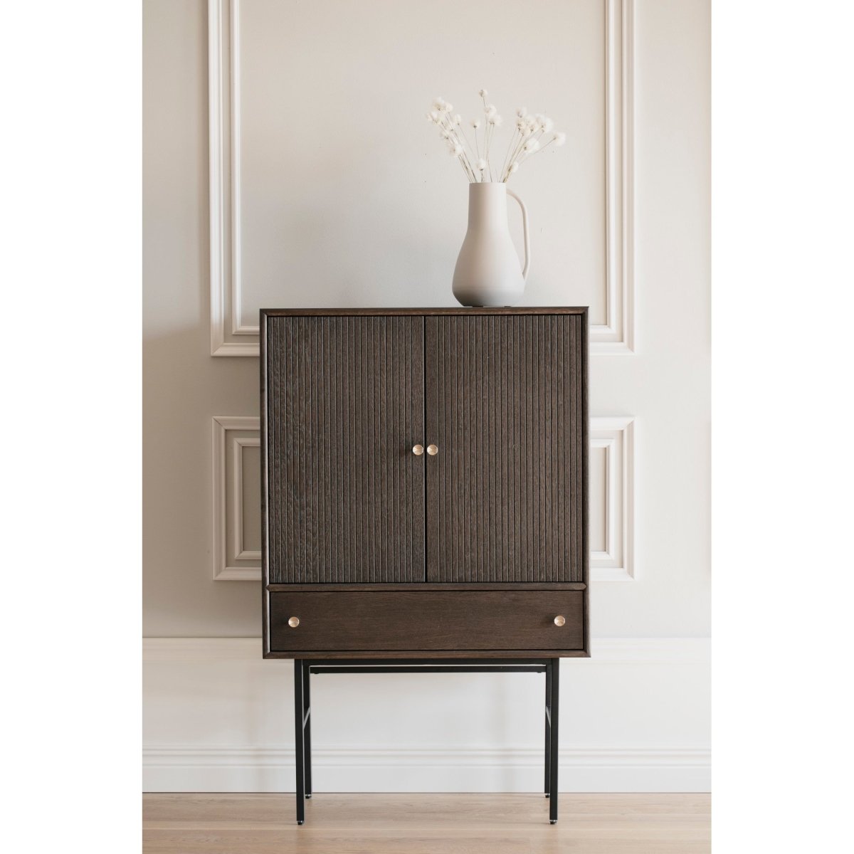 Clearbrook Skåp Brun Ek | Rowico Home | 7340126545041 | 119783 | Maessing Interiör