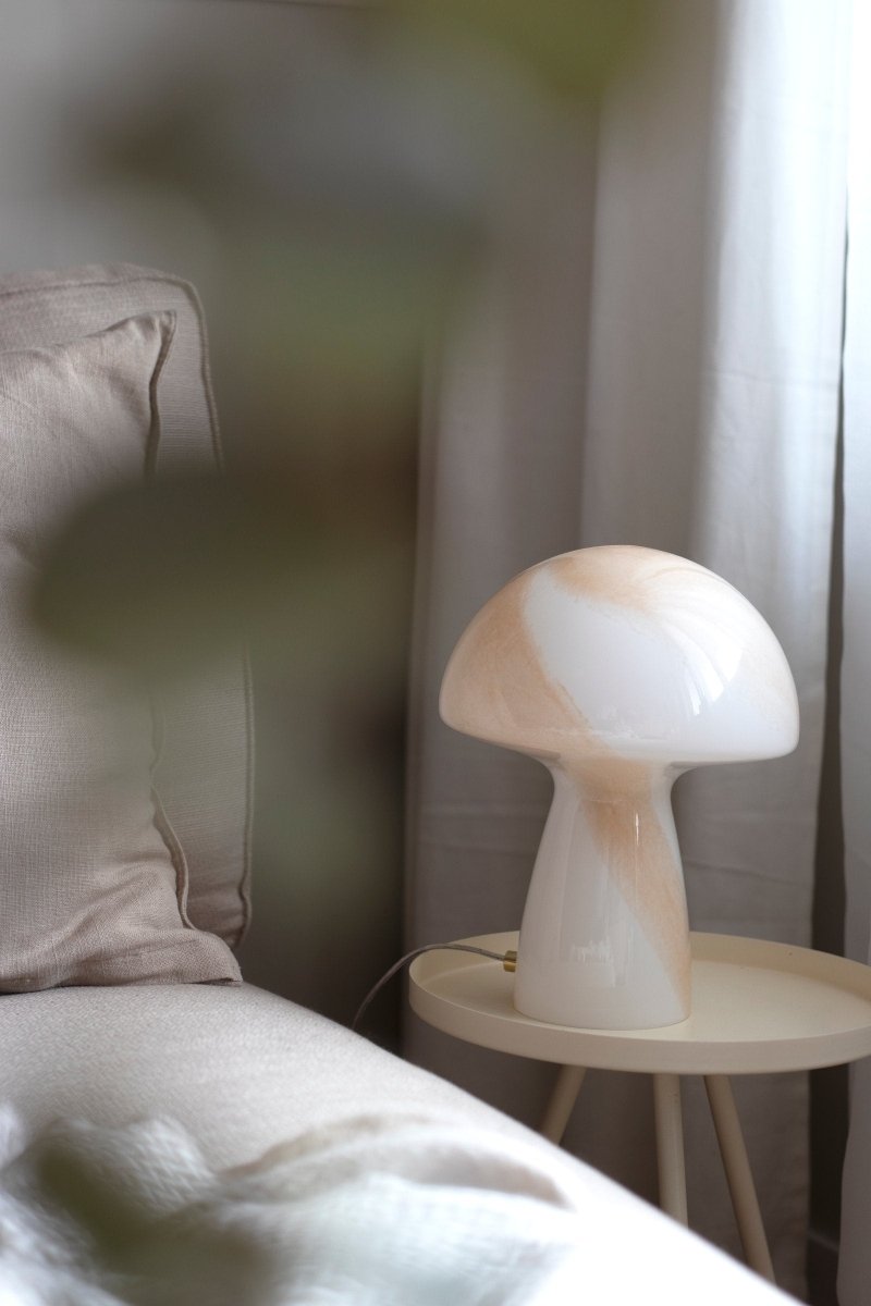 Fungo 16 Bordslampa Beige | Globen Lighting | 7319436114025 | 611402 | Maessing Interiör