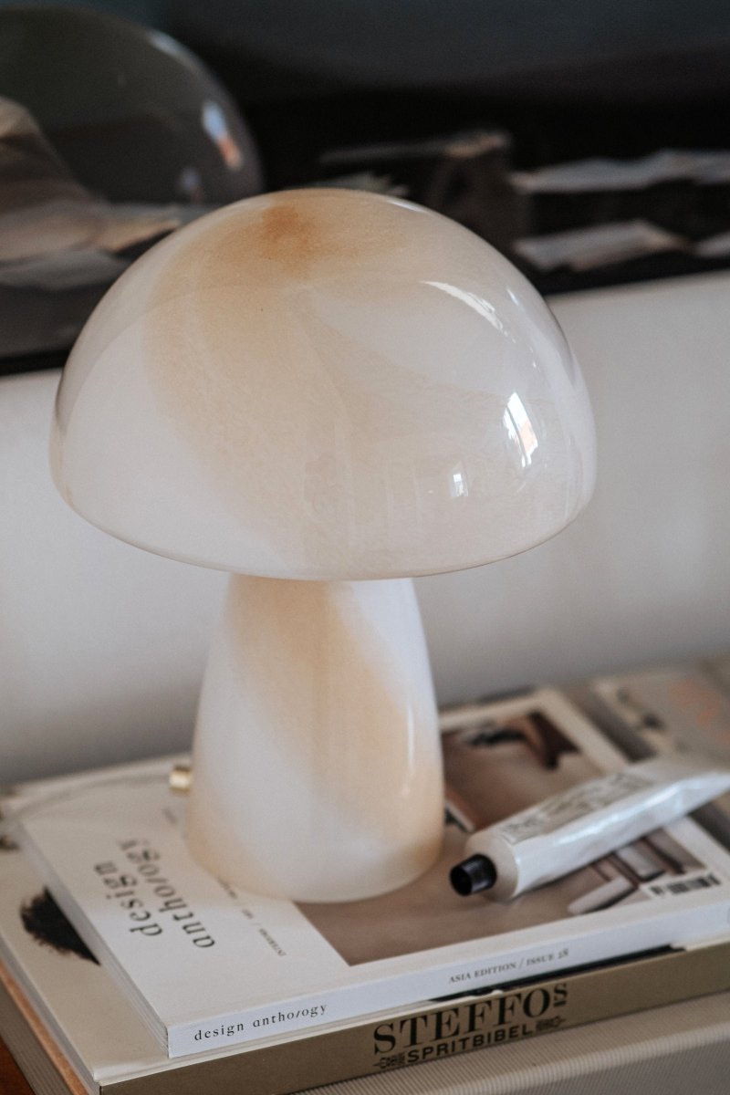 Fungo 22 Bordslampa Beige | Globen Lighting | 7319436214022 | 621402 | Maessing Interiör