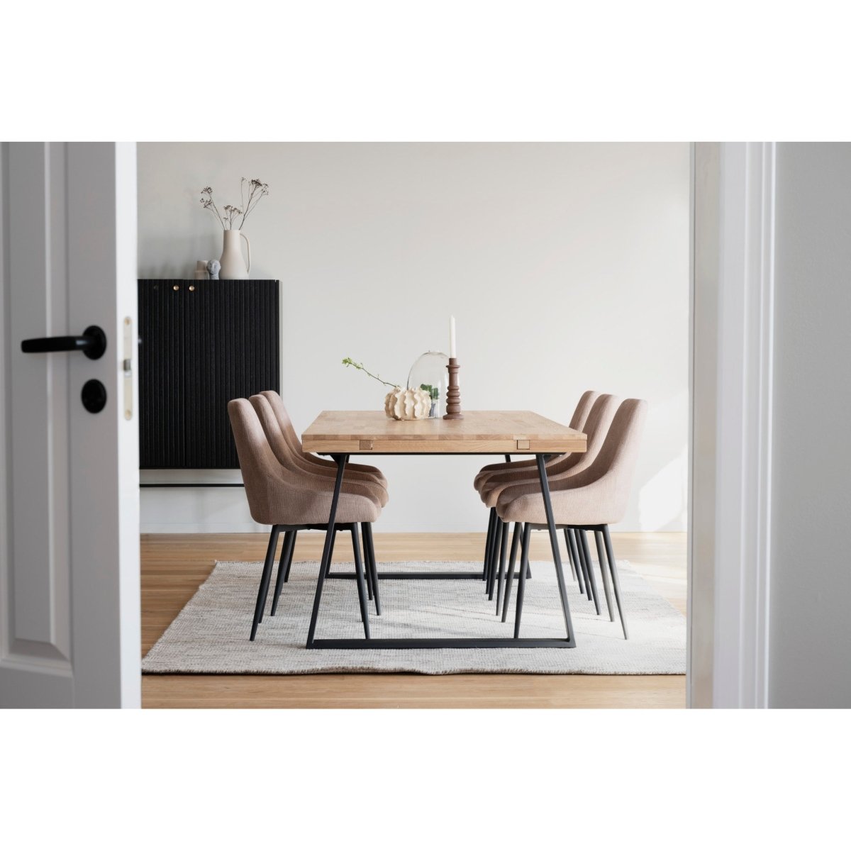 Halifax Skåp Svartlackad Ek | Rowico Home | 7340126546062 | 119908 | Maessing Interiör