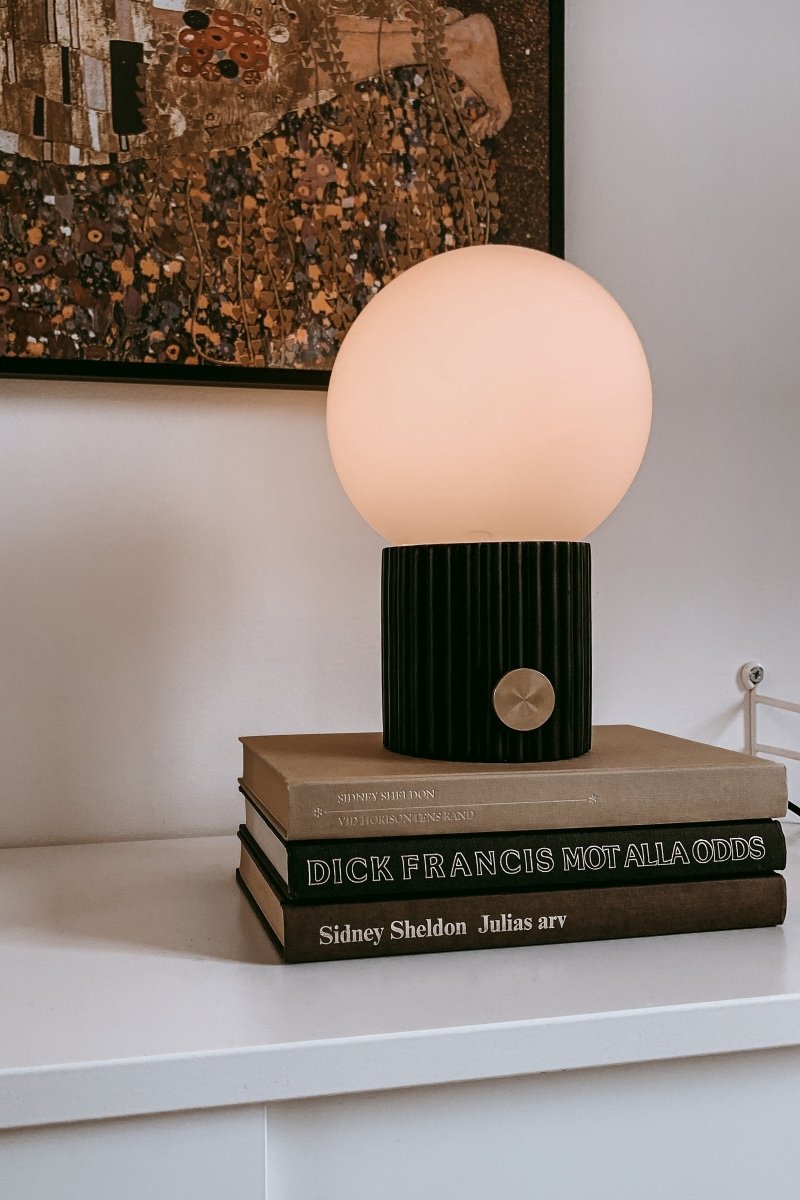 Hubble 15 Bordslampa Svart | Globen Lighting | 7319436133118 | 613311 | Maessing Interiör