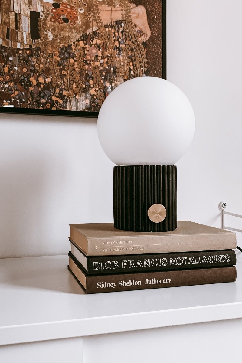 Hubble 15 Bordslampa Svart | Globen Lighting | 7319436133118 | 613311 | Maessing Interiör