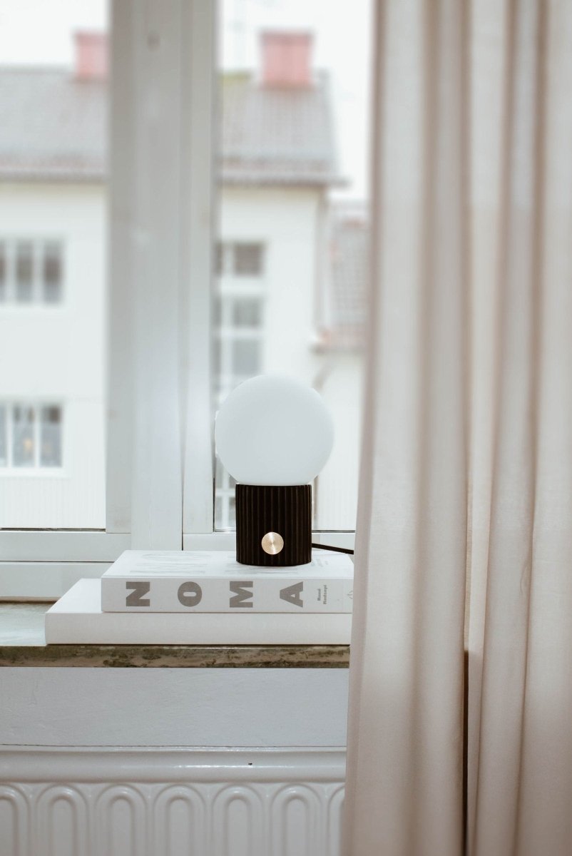 Hubble 15 Bordslampa Svart | Globen Lighting | 7319436133118 | 613311 | Maessing Interiör