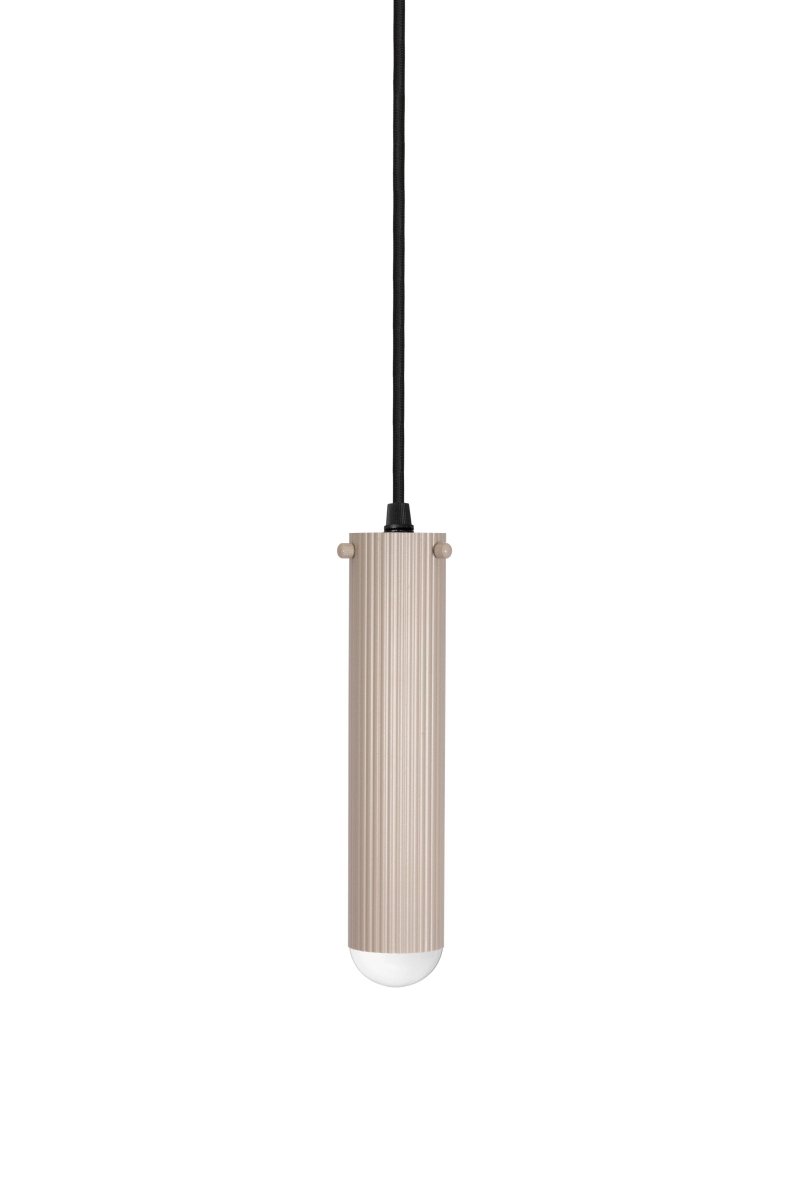 Hubble 22 Pendellampa Mud | Globen Lighting | 7319434433029 | 443302 | Maessing Interiör