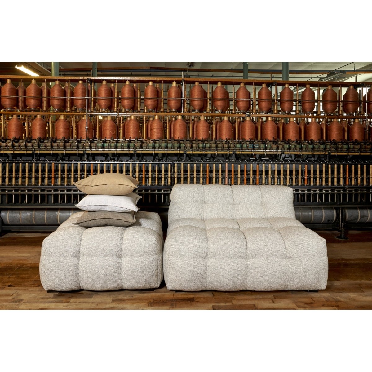 Kendall Fotpall Beige Bouclé | Mogihome | | 104286 | Maessing Interiör