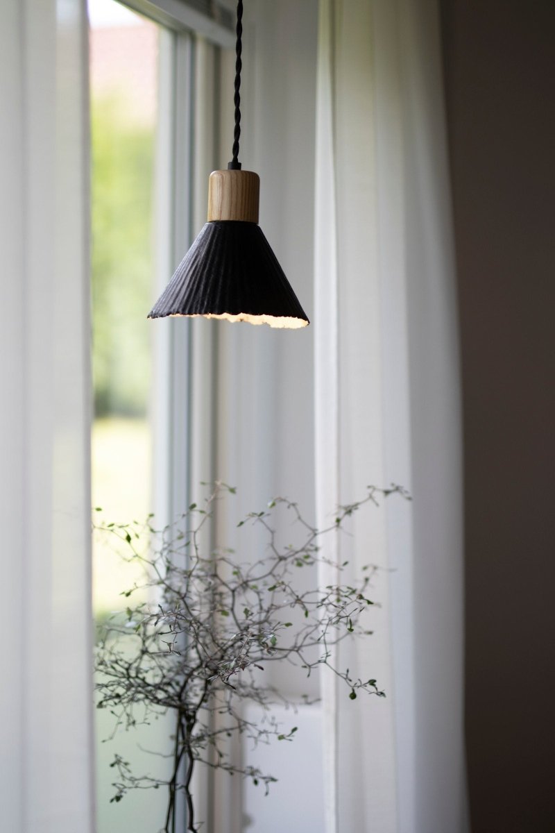 Linnea 16 Pendellampa Svart | Globen Lighting | 7319431431110 | 143111 | Maessing Interiör
