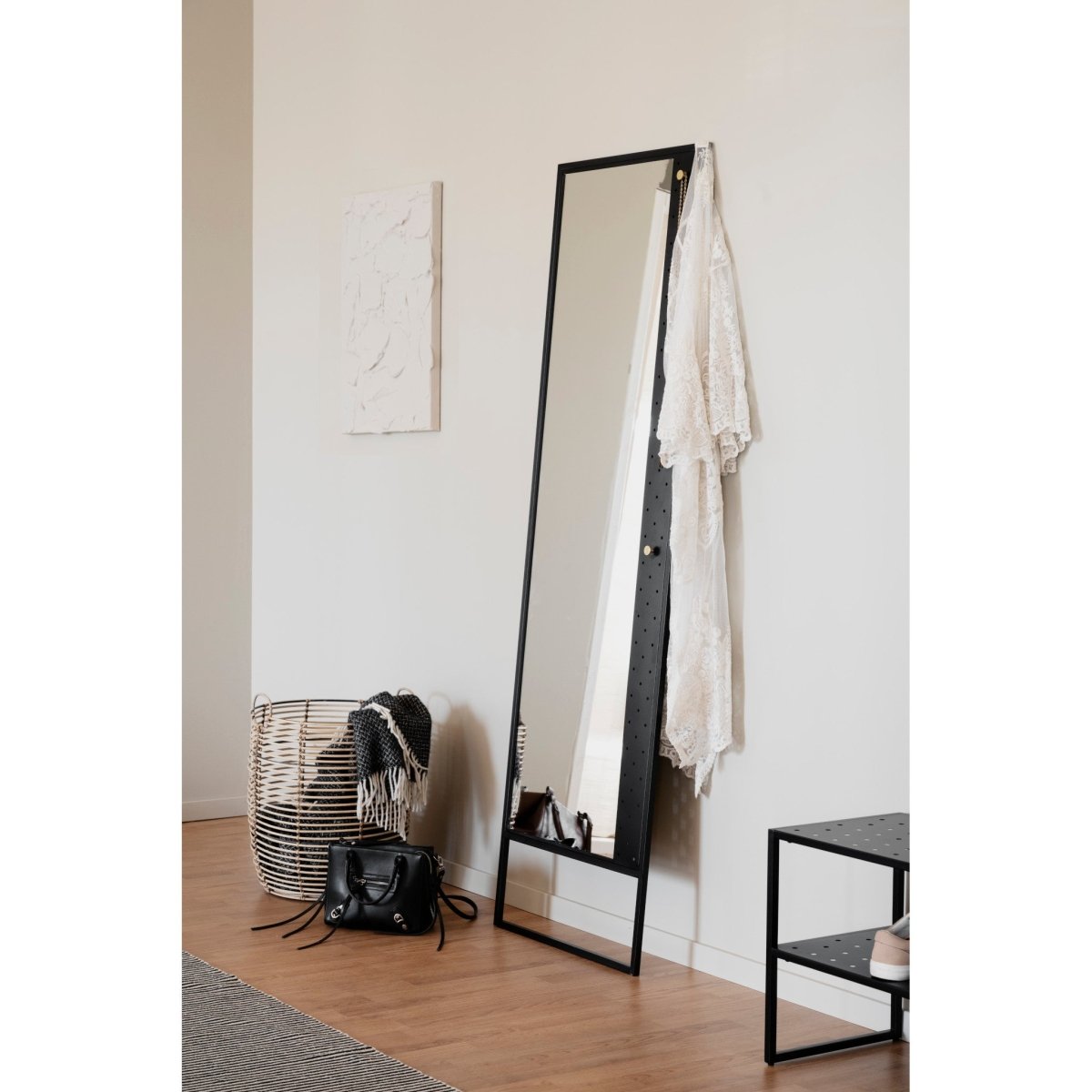 Malone Golvspegel Svart/Guld | Rowico Home | 7340126546475 | 119965 | Maessing Interiör