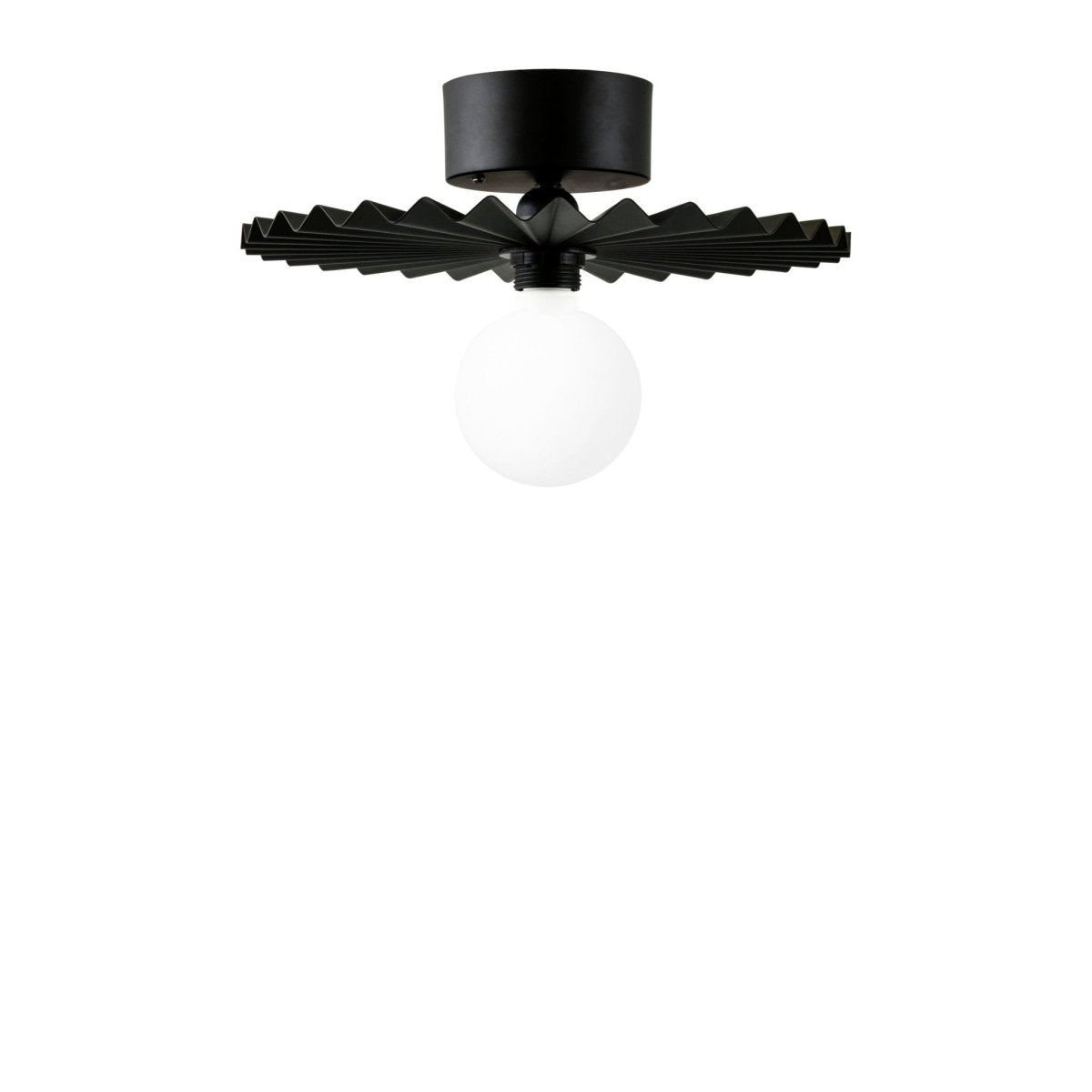 Omega Plafond/Vägglampa 35 Svart | Globen Lighting | 7319432610118 | 261011 | Maessing Interiör